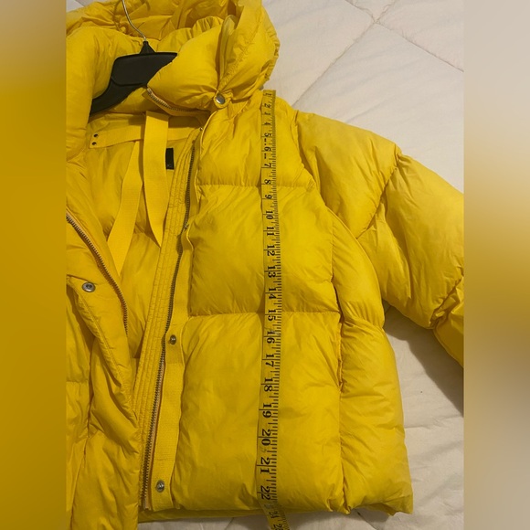 Banana Republic Bright Yellow Puffer Jacket - Picture 4 of 9